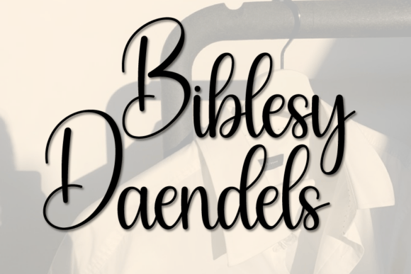Biblesy Daendels: A Handwritten Script for Creative Design